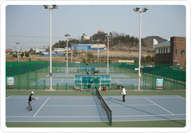 테니스치는 사람들