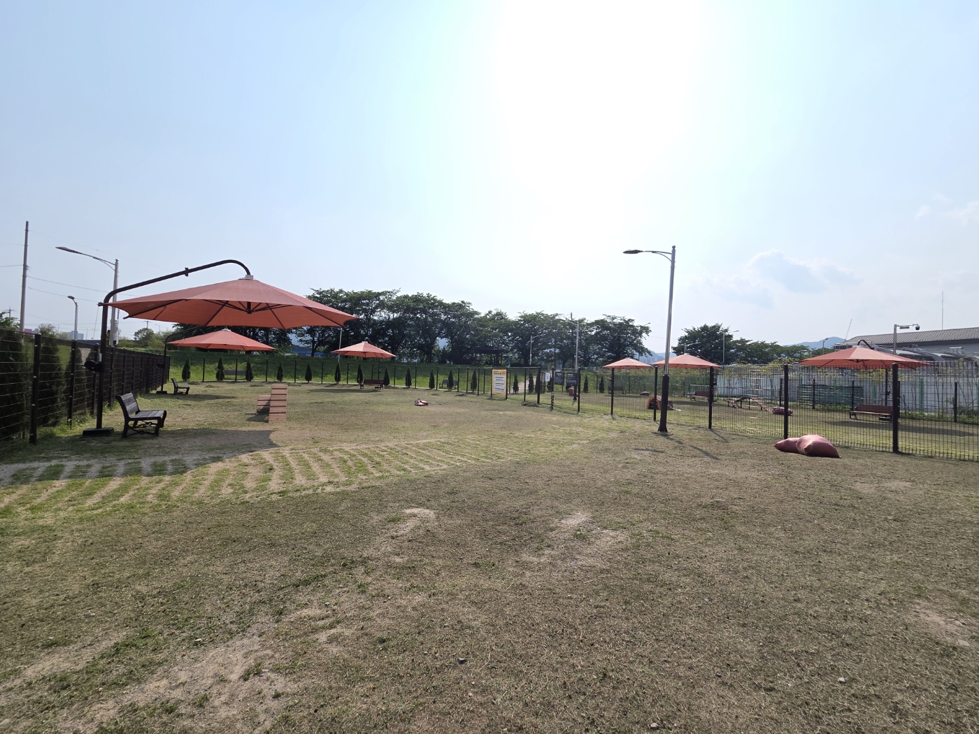 1748244541758-1.jpg 이미지입니다.