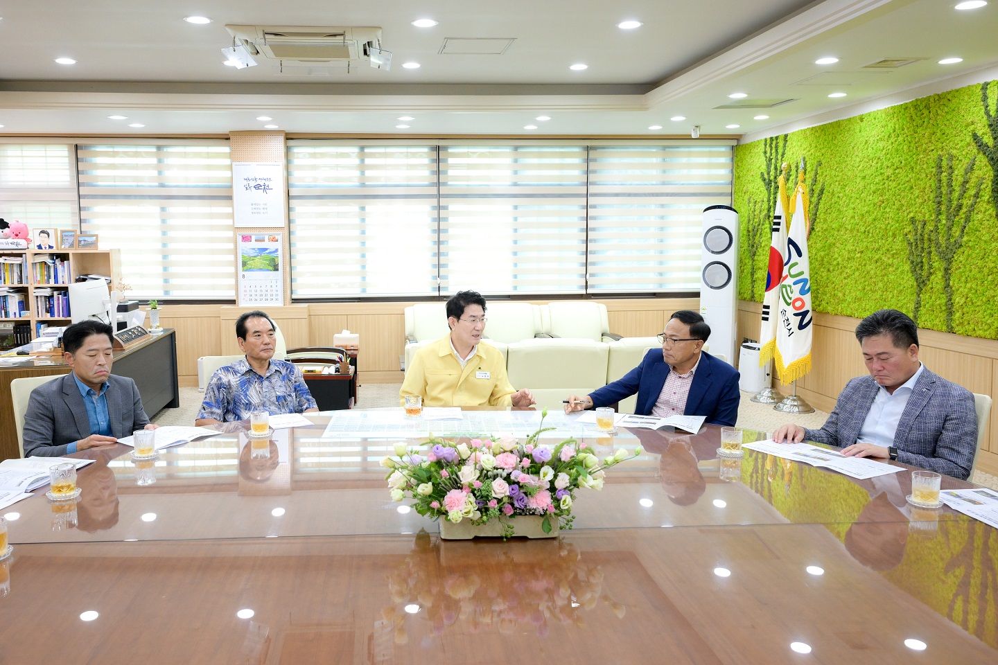 25일 순천시청 회의실에서 노관규 시장을 비롯한 산업단지 관계자들이 모여 재해 예방을 위한 관계기관 대책회의를 개최했다(2).jpg 이미지입니다.